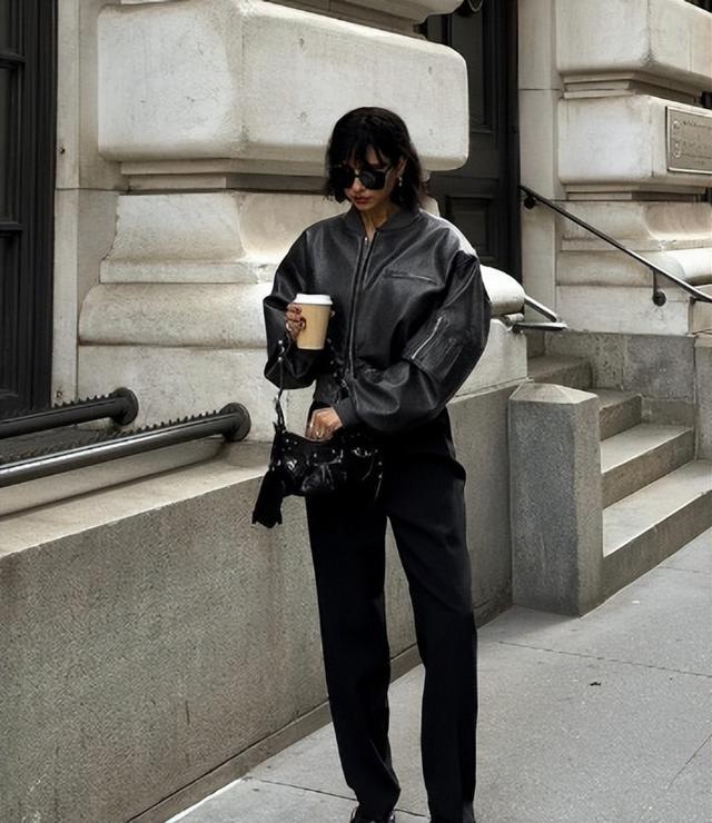 IG日常穿搭：高级感与舒适度的完美融合千亿球友会平台时尚博主Venetia的(图4)